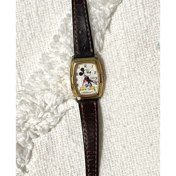 Mickey Mouse Seiko Watch Disney 2K02-5009 Vintage 1987-seconds Hand -READ!!